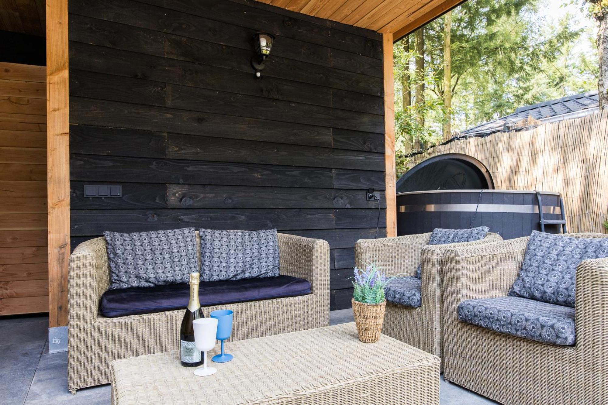 Veluwe Hoenderloo Luxury Chalet With Private Sauna And Hot Tub - Swimming Pool Tennis Court Supermarket Bowling Alley Theatre And Entertainment For Children Exterior foto